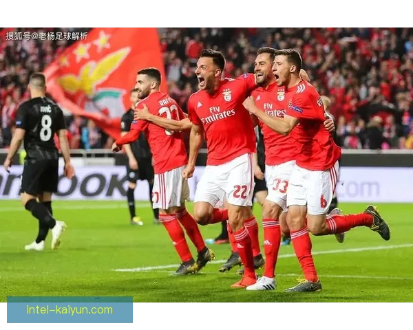 激战正酣：本轮足球联赛精彩瞬间回顾，表现亮眼